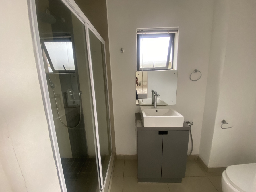 6 Bedroom Property for Sale in Copperleaf Estate Gauteng
