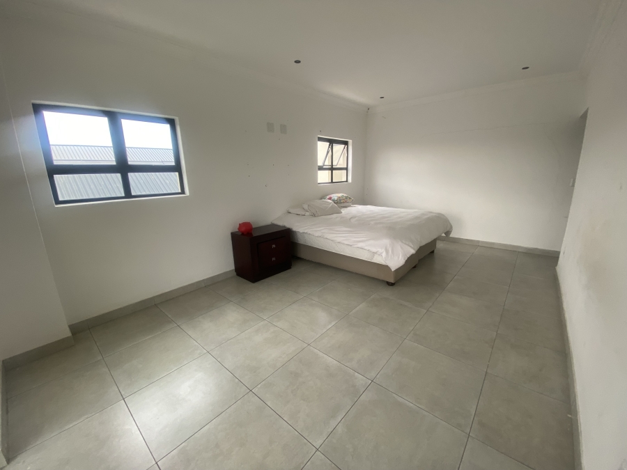 6 Bedroom Property for Sale in Copperleaf Estate Gauteng