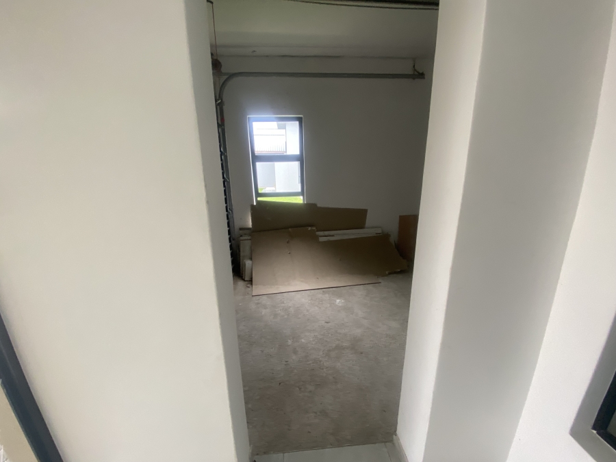 6 Bedroom Property for Sale in Copperleaf Estate Gauteng