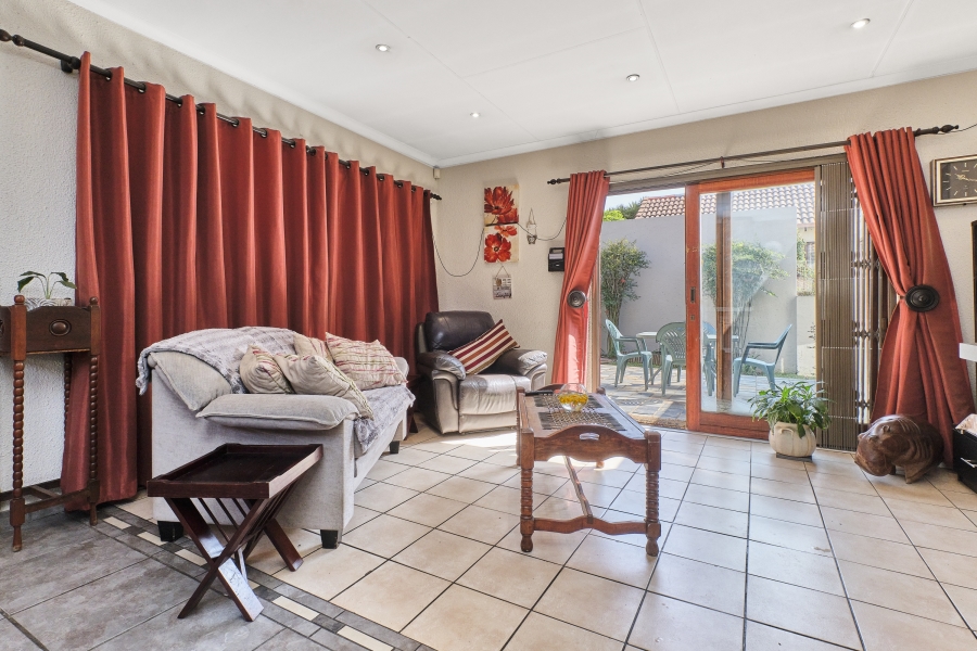 3 Bedroom Property for Sale in Bromhof Gauteng