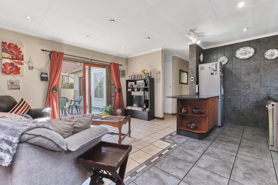 3 Bedroom Property for Sale in Bromhof Gauteng