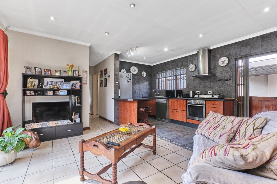 3 Bedroom Property for Sale in Bromhof Gauteng