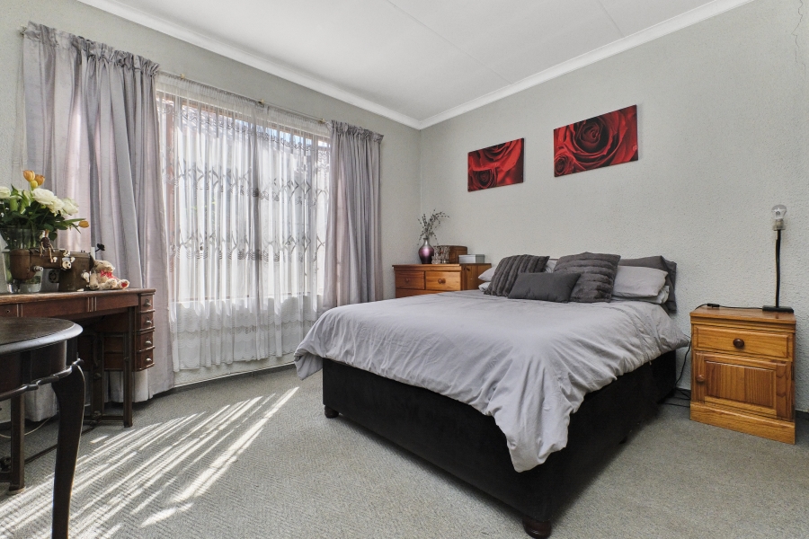 3 Bedroom Property for Sale in Bromhof Gauteng