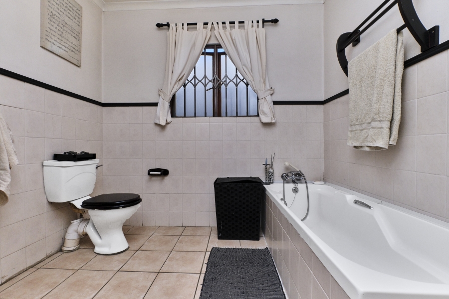 3 Bedroom Property for Sale in Bromhof Gauteng
