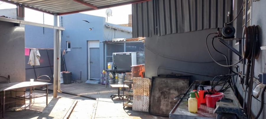 Commercial Property for Sale in Aureus Gauteng