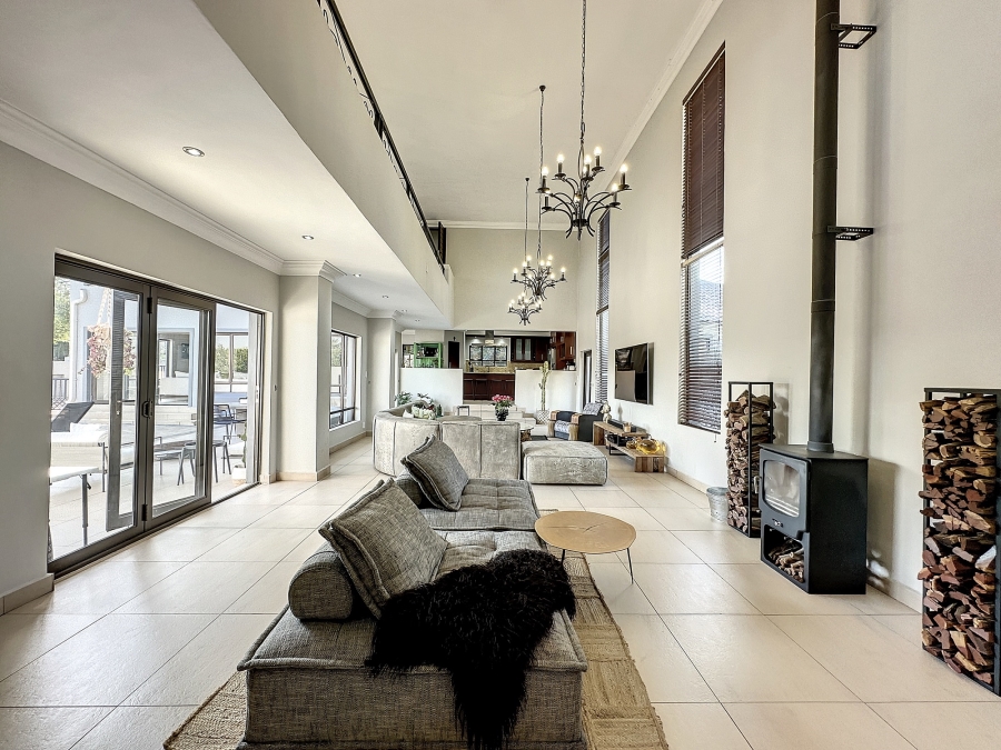 To Let 5 Bedroom Property for Rent in Silver Lakes Golf Estate Gauteng