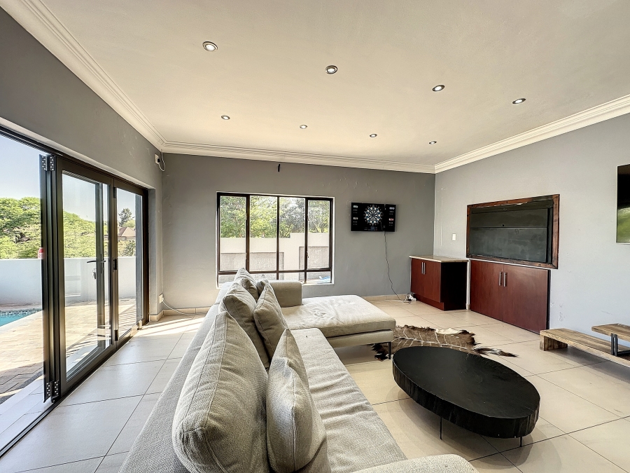 To Let 5 Bedroom Property for Rent in Silver Lakes Golf Estate Gauteng