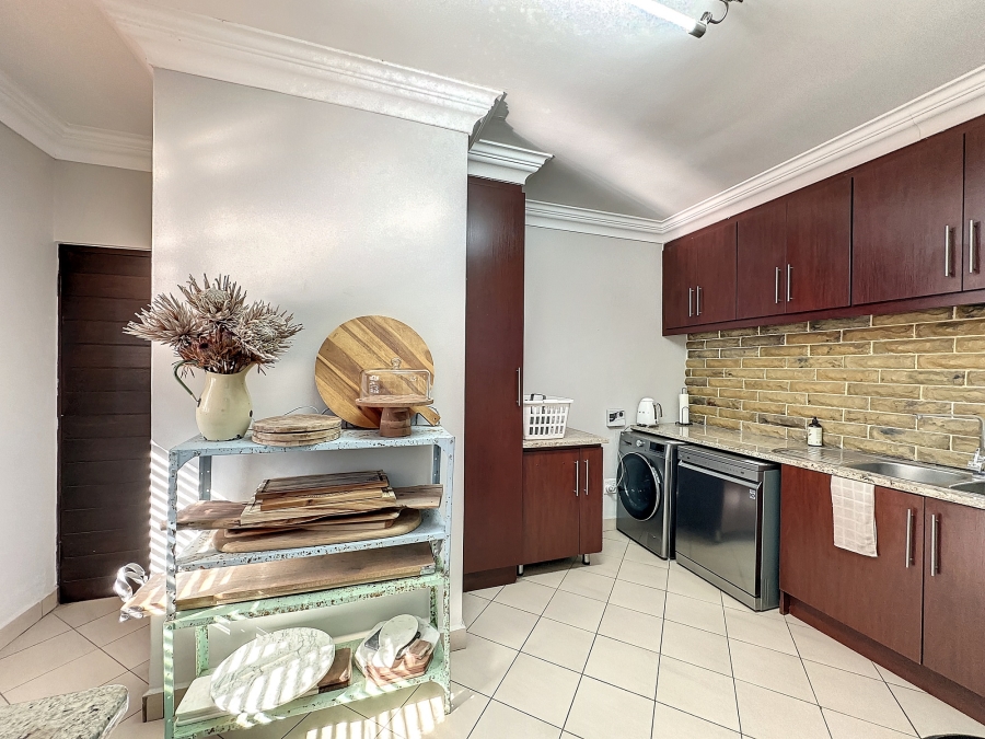 To Let 5 Bedroom Property for Rent in Silver Lakes Golf Estate Gauteng