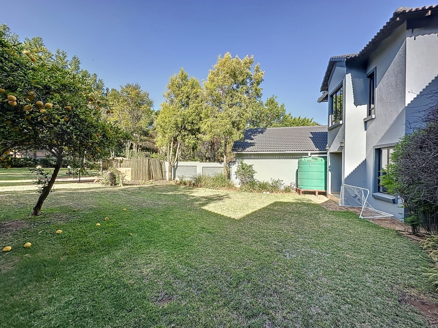 To Let 5 Bedroom Property for Rent in Silver Lakes Golf Estate Gauteng