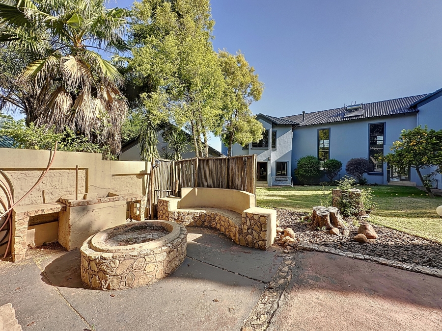 To Let 5 Bedroom Property for Rent in Silver Lakes Golf Estate Gauteng