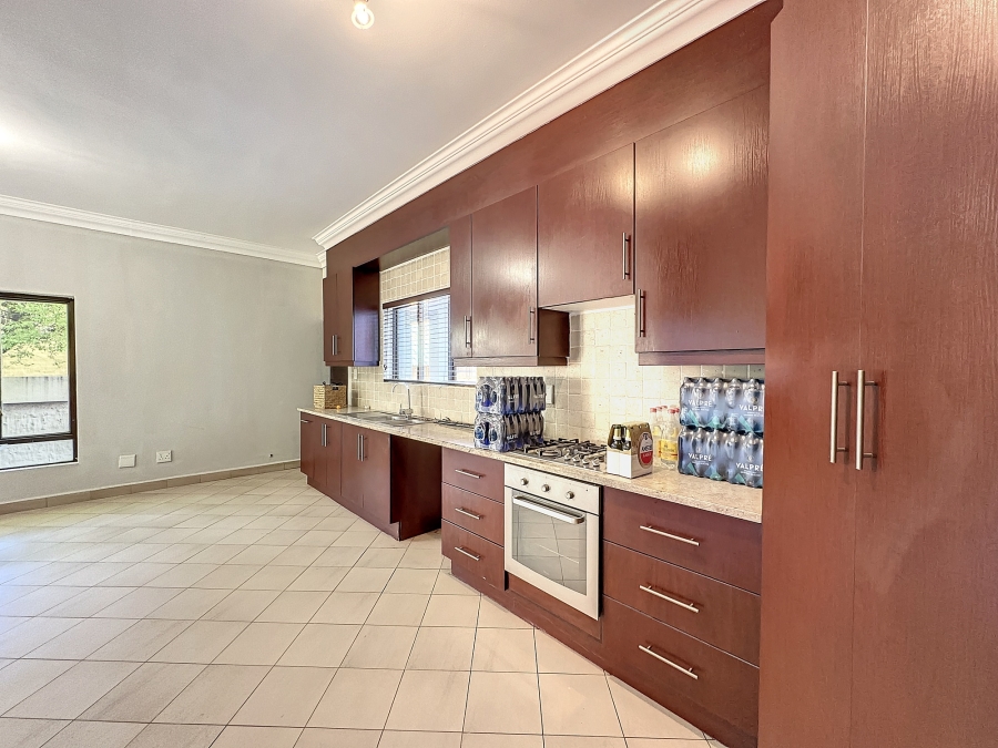 To Let 5 Bedroom Property for Rent in Silver Lakes Golf Estate Gauteng