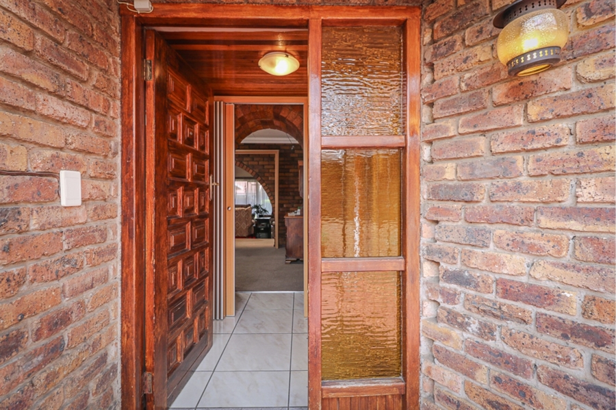 2 Bedroom Property for Sale in Petersfield Gauteng