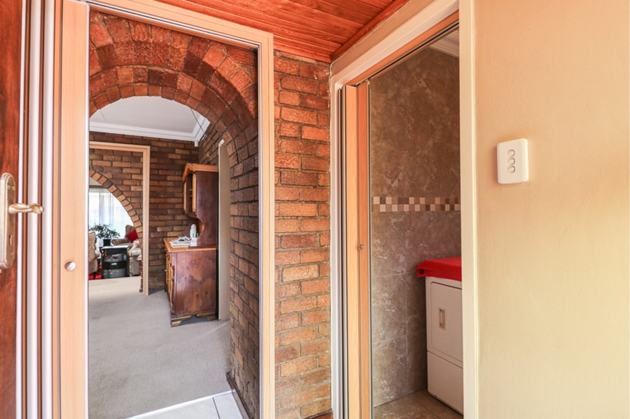 2 Bedroom Property for Sale in Petersfield Gauteng