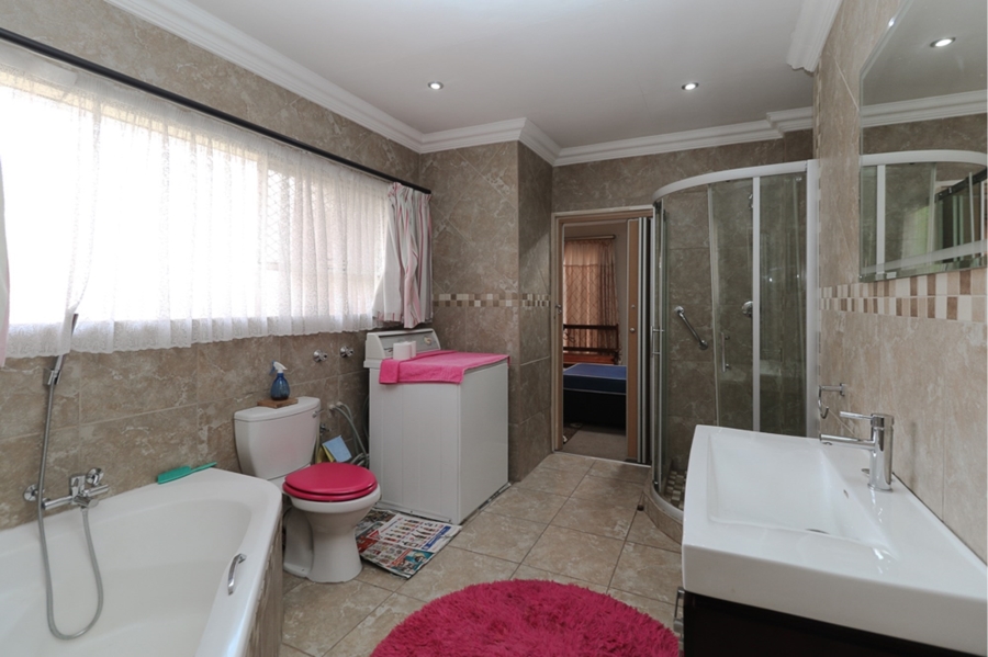 2 Bedroom Property for Sale in Petersfield Gauteng
