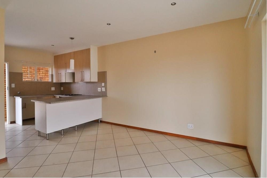 2 Bedroom Property for Sale in Monavoni Gauteng