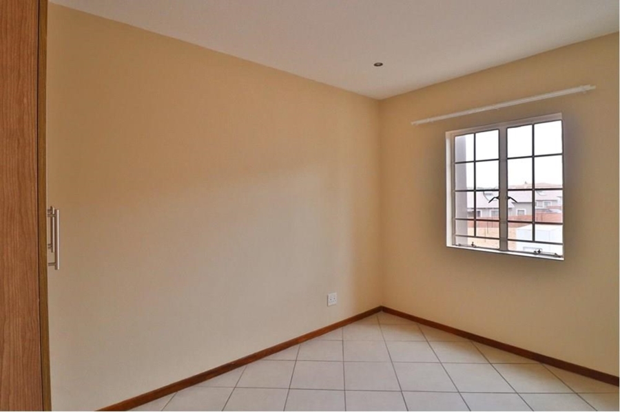 2 Bedroom Property for Sale in Monavoni Gauteng