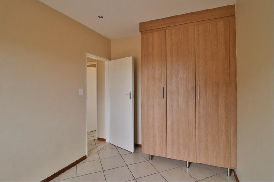 2 Bedroom Property for Sale in Monavoni Gauteng