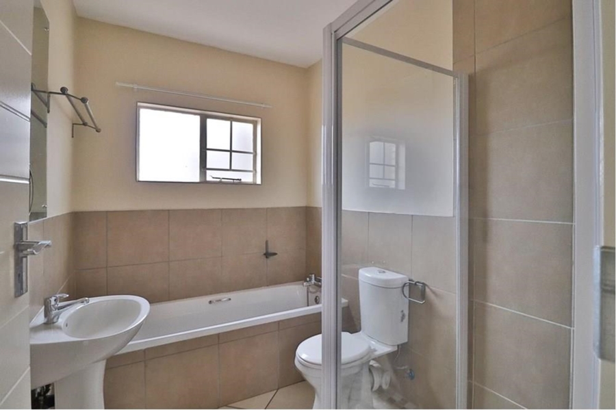 2 Bedroom Property for Sale in Monavoni Gauteng