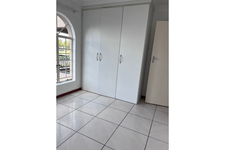 To Let 2 Bedroom Property for Rent in Noordwyk Gauteng