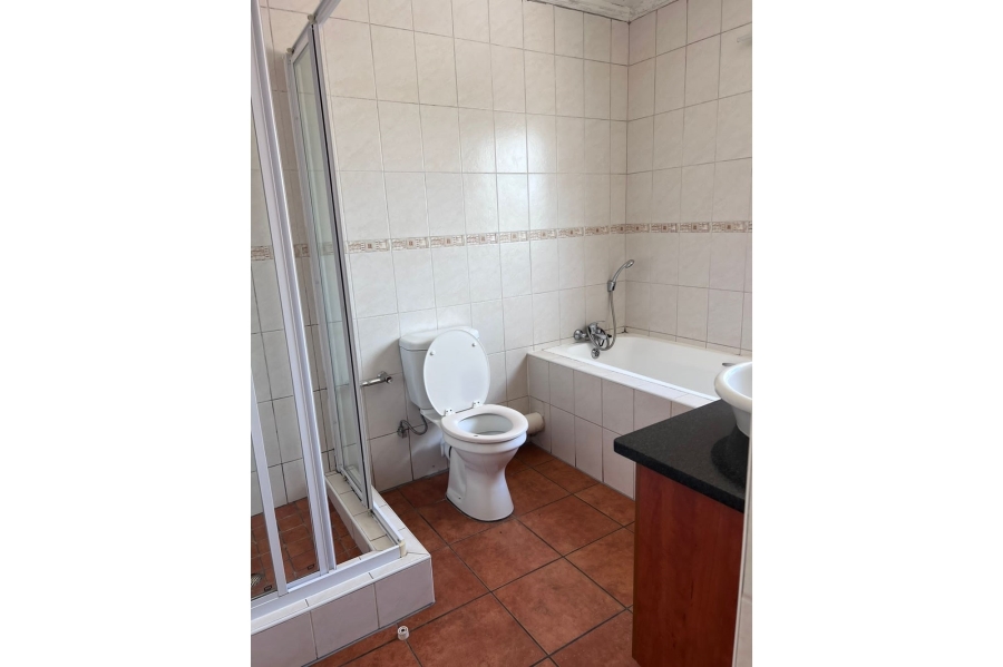 To Let 2 Bedroom Property for Rent in Noordwyk Gauteng
