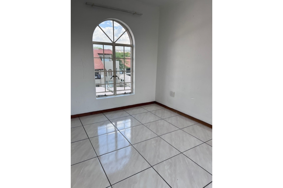 To Let 2 Bedroom Property for Rent in Noordwyk Gauteng