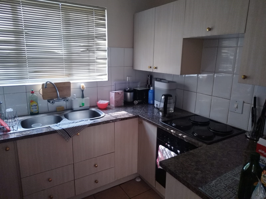 To Let 2 Bedroom Property for Rent in Halfway Gardens Gauteng