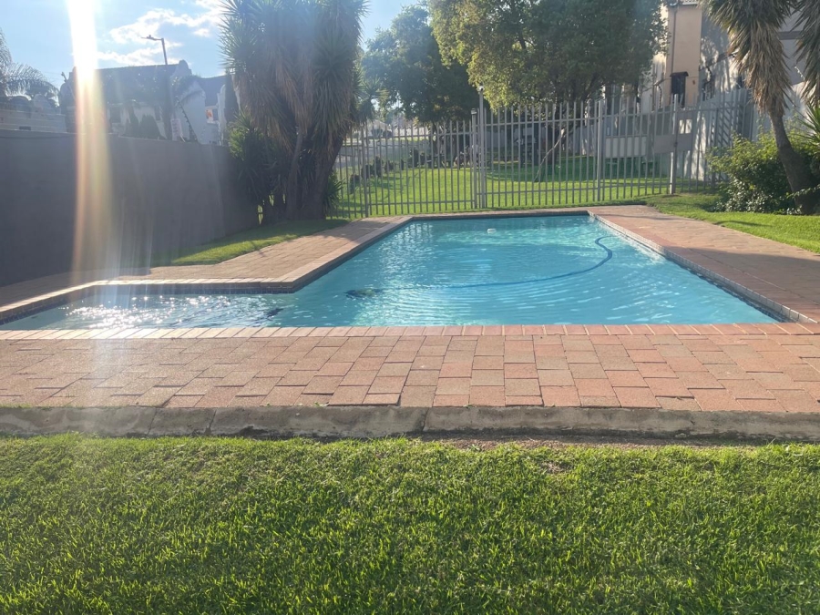 To Let 2 Bedroom Property for Rent in Halfway Gardens Gauteng