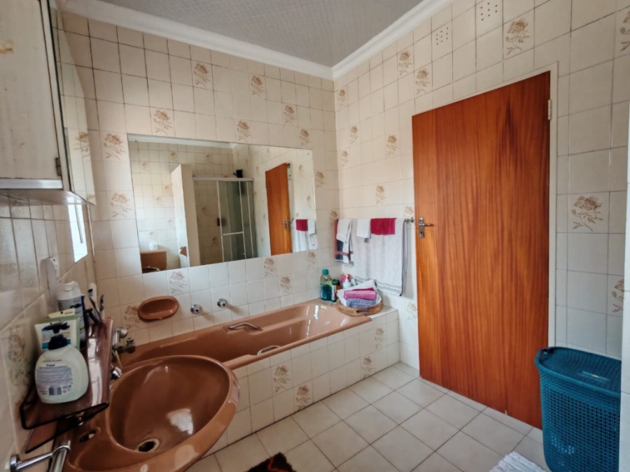 4 Bedroom Property for Sale in Three Rivers East Gauteng