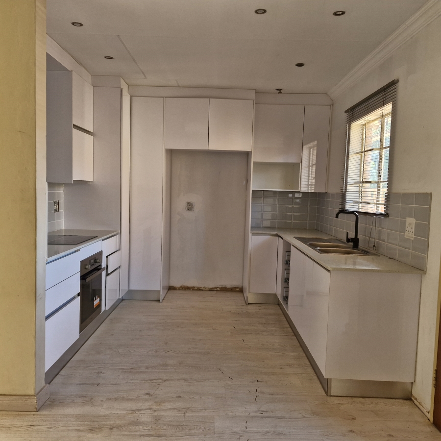 2 Bedroom Property for Sale in Montana Gauteng