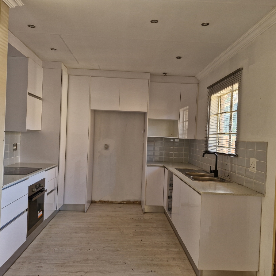 2 Bedroom Property for Sale in Montana Gauteng