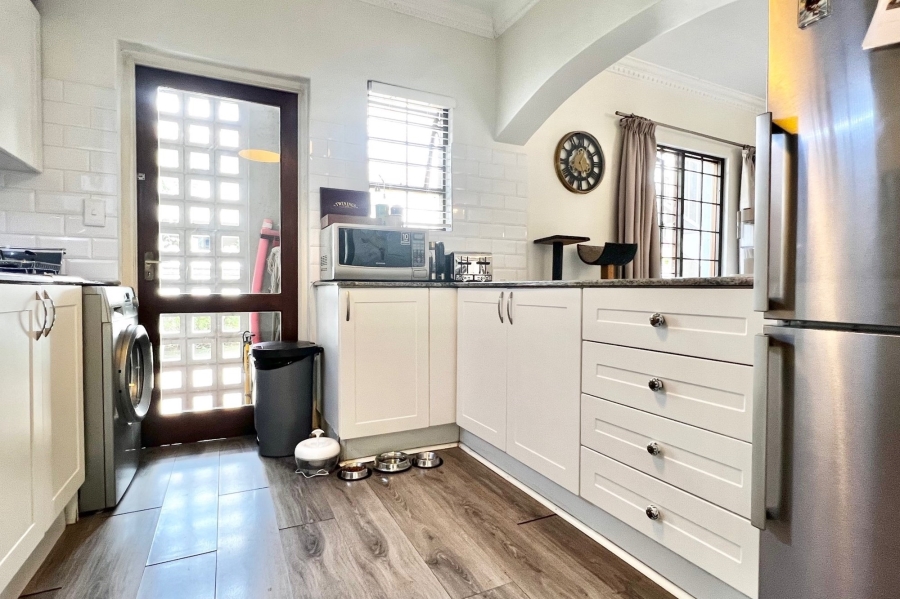2 Bedroom Property for Sale in Dunkeld West Gauteng