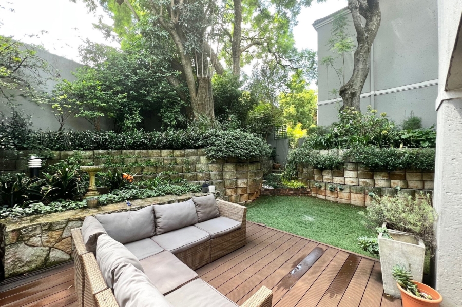 2 Bedroom Property for Sale in Dunkeld West Gauteng