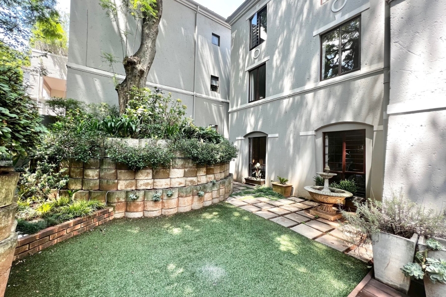 2 Bedroom Property for Sale in Dunkeld West Gauteng
