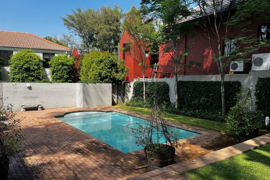 2 Bedroom Property for Sale in Dunkeld West Gauteng