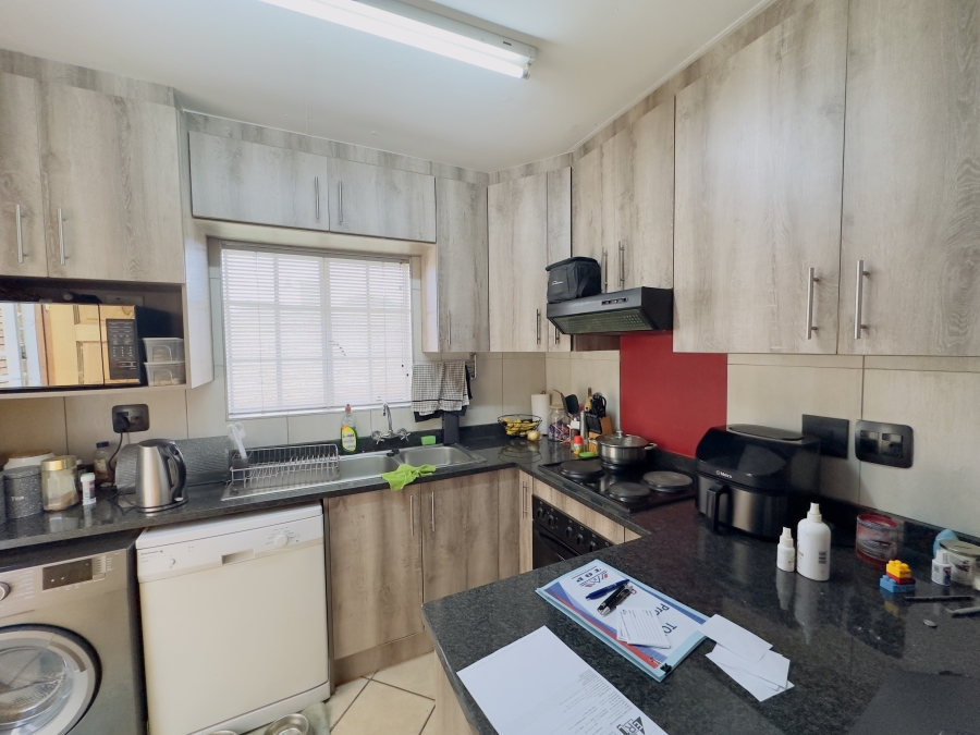 2 Bedroom Property for Sale in Albemarle Gauteng