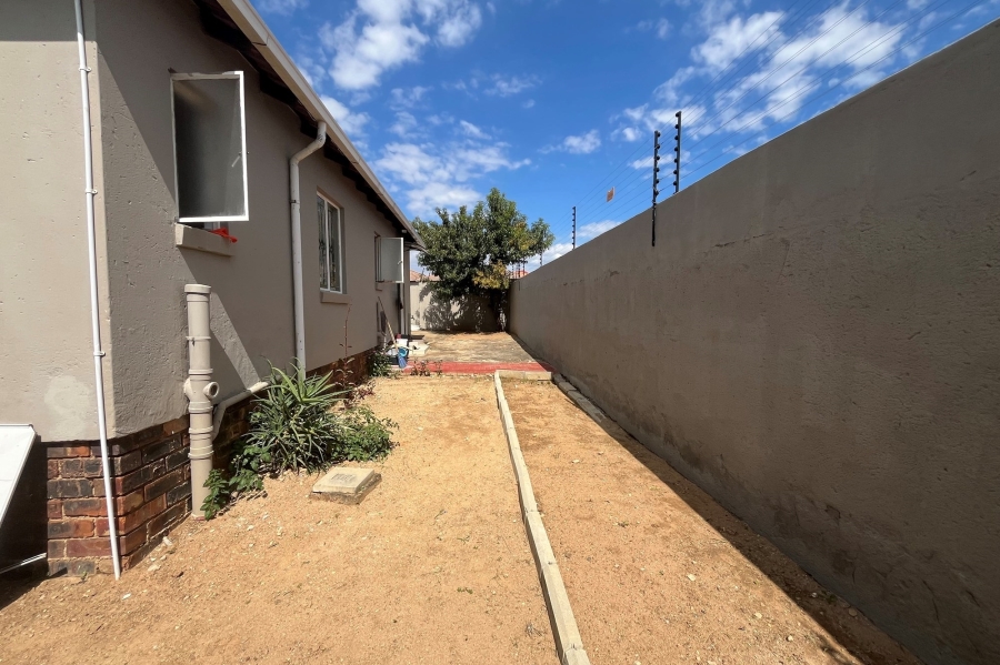 3 Bedroom Property for Sale in Blue Hills Gauteng