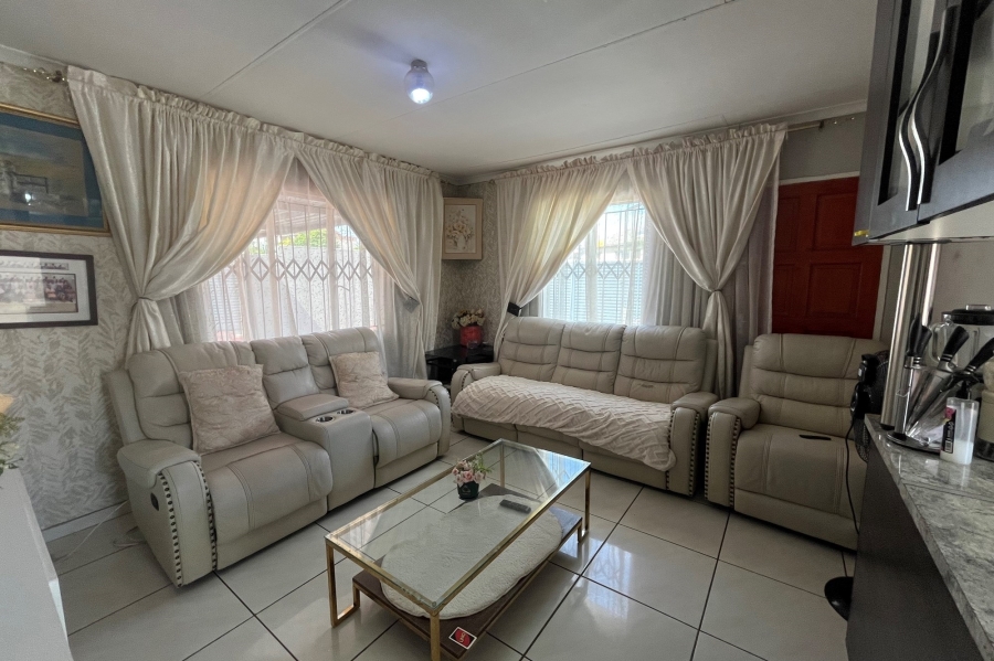 3 Bedroom Property for Sale in Blue Hills Gauteng
