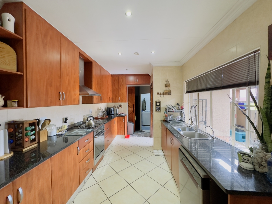 3 Bedroom Property for Sale in Verwoerdpark Gauteng