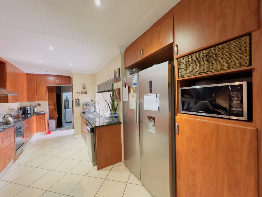3 Bedroom Property for Sale in Verwoerdpark Gauteng