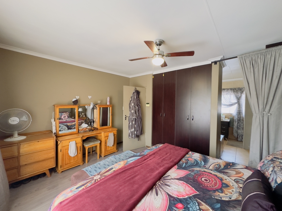 3 Bedroom Property for Sale in Verwoerdpark Gauteng