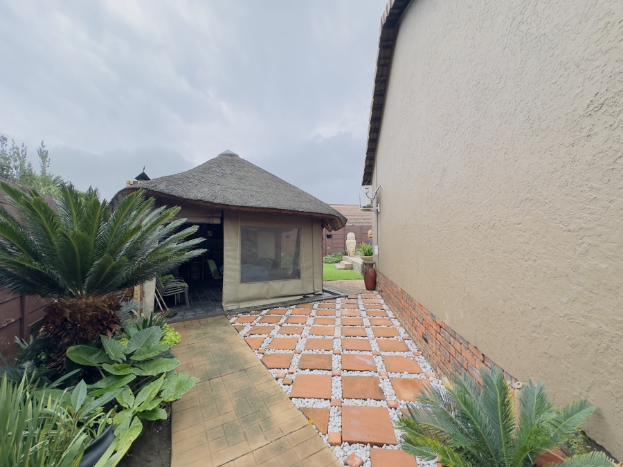 3 Bedroom Property for Sale in Verwoerdpark Gauteng