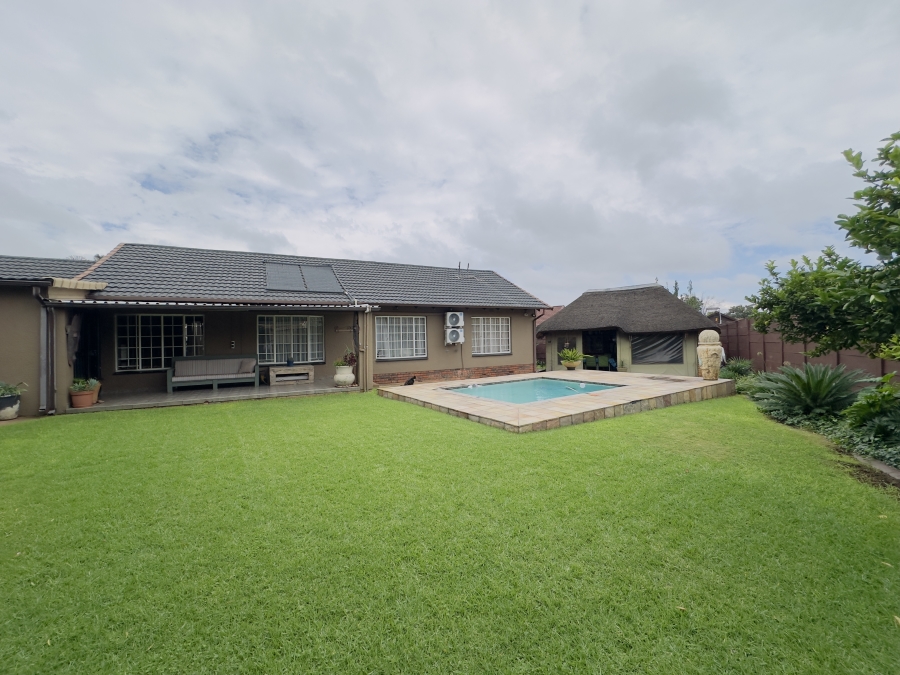 3 Bedroom Property for Sale in Verwoerdpark Gauteng