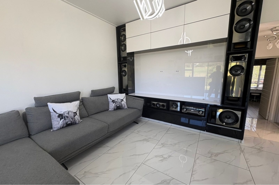2 Bedroom Property for Sale in Jackal Creek Golf Estate Gauteng
