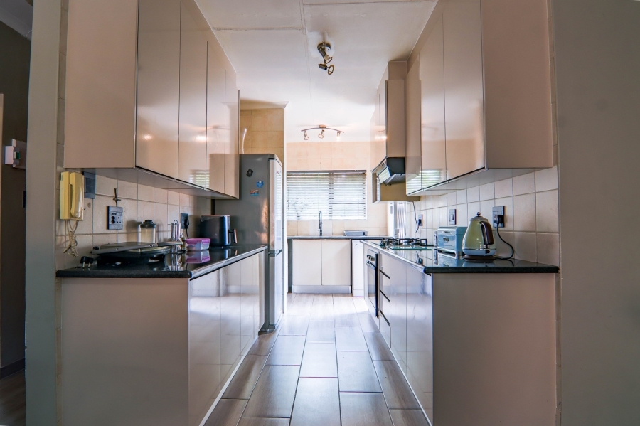 4 Bedroom Property for Sale in Thatchfield Estate Gauteng