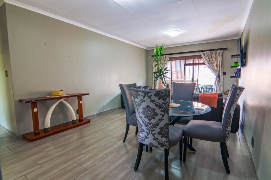4 Bedroom Property for Sale in Thatchfield Estate Gauteng
