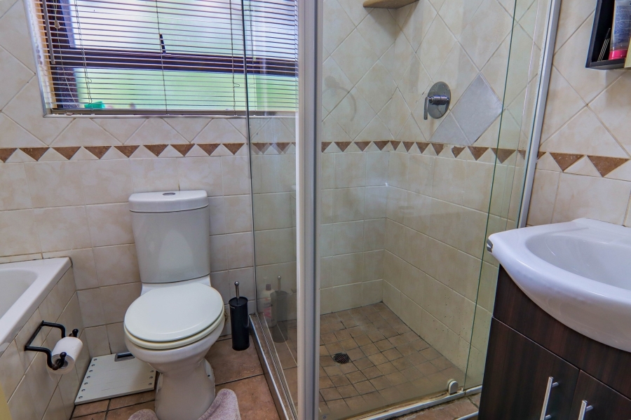 4 Bedroom Property for Sale in Thatchfield Estate Gauteng