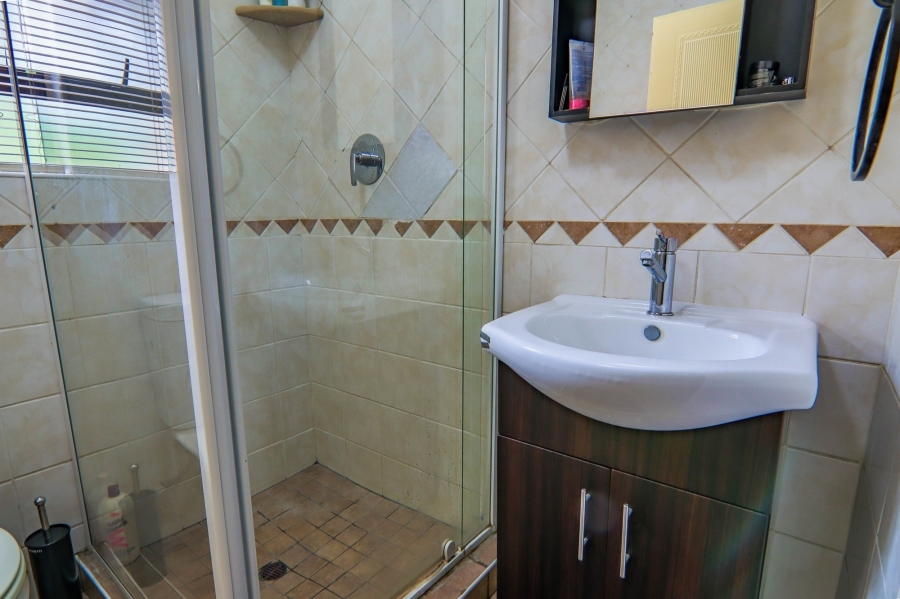 4 Bedroom Property for Sale in Thatchfield Estate Gauteng