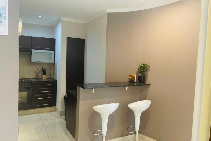 To Let 2 Bedroom Property for Rent in Sandhurst Gauteng