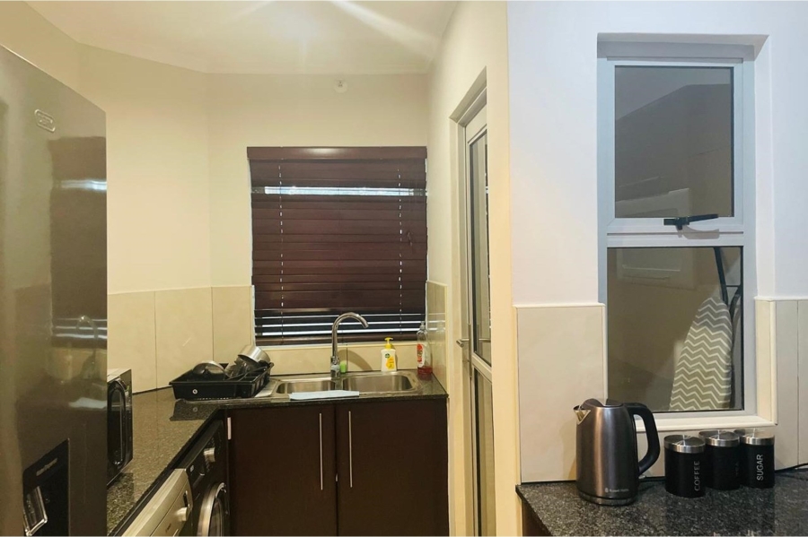 To Let 2 Bedroom Property for Rent in Sandhurst Gauteng