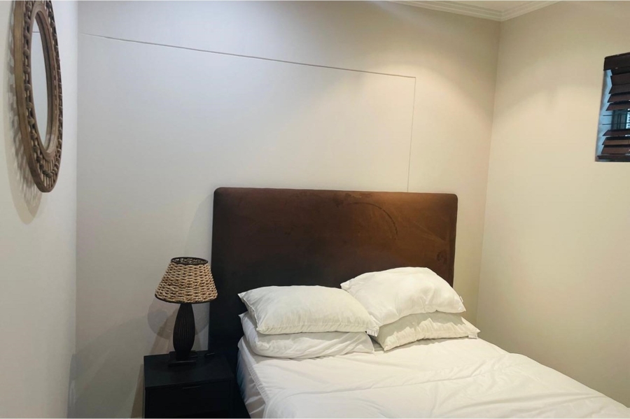 To Let 2 Bedroom Property for Rent in Sandhurst Gauteng